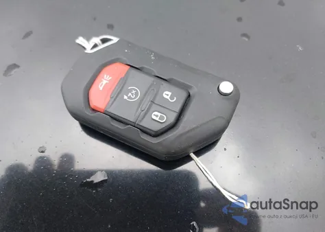 2020 Jeep Wrangler Unlimited Sahara Altitude 4X4 from USA, damaged, VIN 1C4HJXEN3LW242876